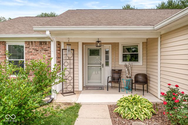330 Southway Court, Bargersville, IN 46106