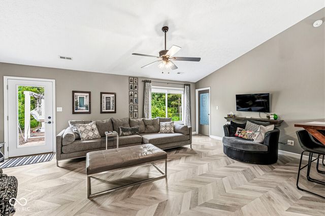 330 Southway Court, Bargersville, IN 46106