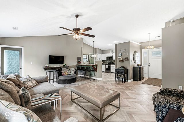 330 Southway Court, Bargersville, IN 46106