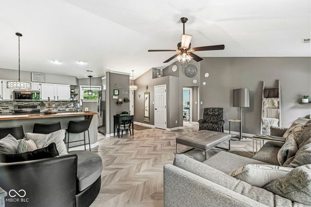 330 Southway Court, Bargersville, IN 46106