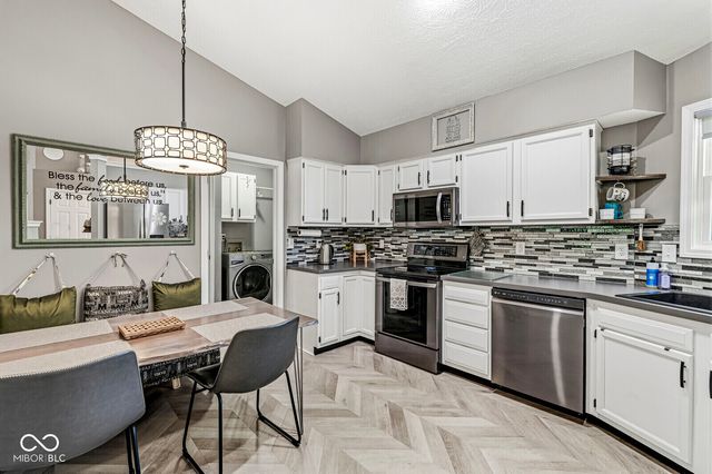 330 Southway Court, Bargersville, IN 46106