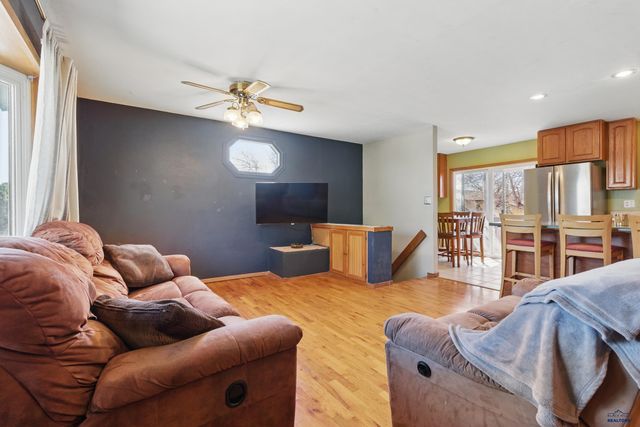 1007 PARK HILL DR, Rapid City, SD 57701
