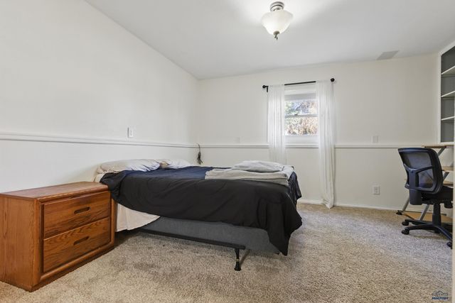 1007 PARK HILL DR, Rapid City, SD 57701
