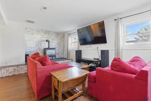 1007 PARK HILL DR, Rapid City, SD 57701