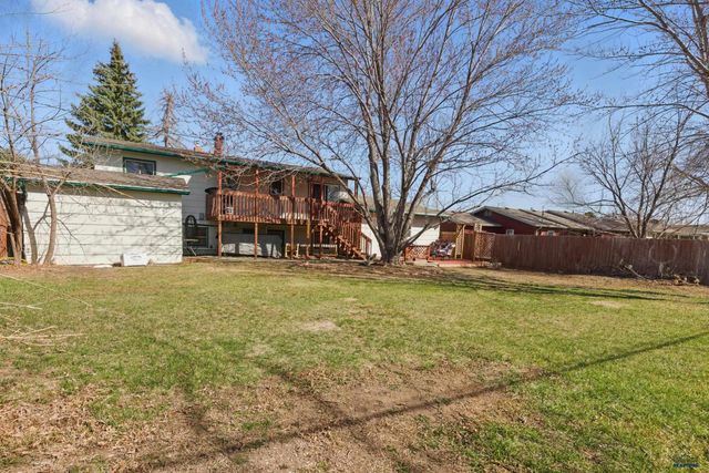 1007 PARK HILL DR, Rapid City, SD 57701