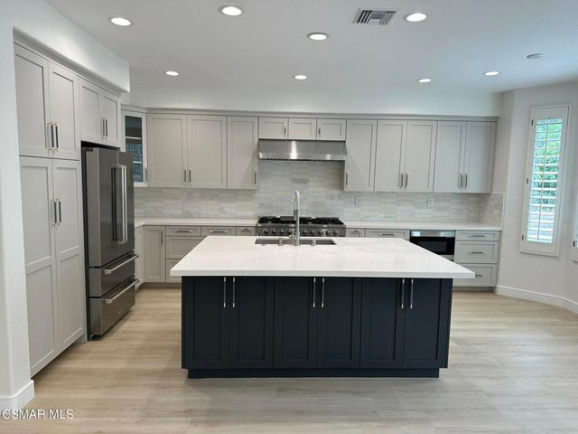 3045 Blazing Star Drive, Thousand Oaks, CA 91362