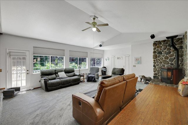 6471 Mica Ct, Pollock Pines, CA 95726