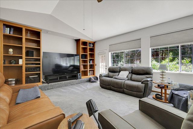 6471 Mica Ct, Pollock Pines, CA 95726