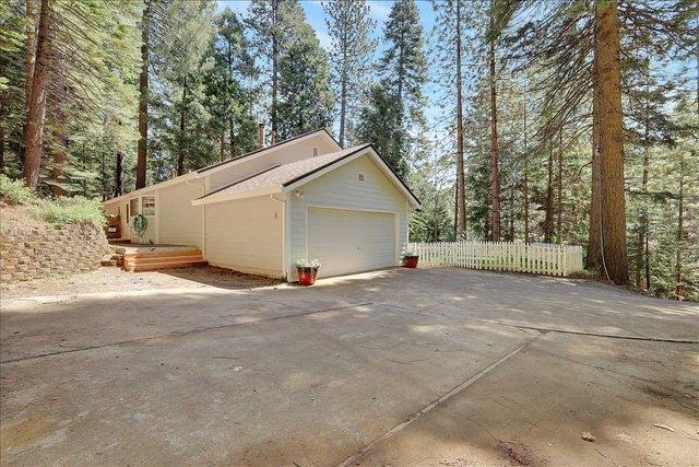 6471 Mica Ct, Pollock Pines, CA 95726