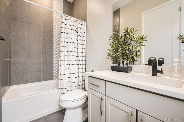 2105 Bellcove Drive, Castle Pines, CO 80108