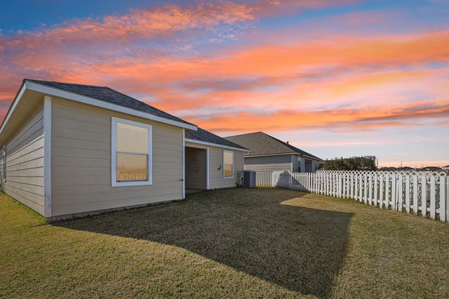 5049 Hauna Lane, Dickinson, TX 77539