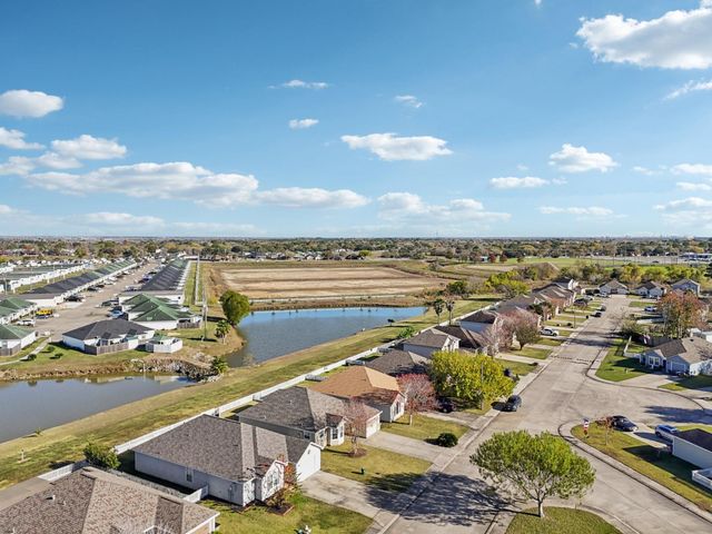 5049 Hauna Lane, Dickinson, TX 77539