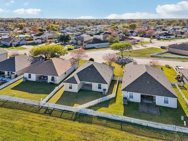 5049 Hauna Lane, Dickinson, TX 77539