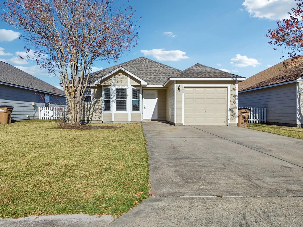 5049 Hauna Lane, Dickinson, TX 77539