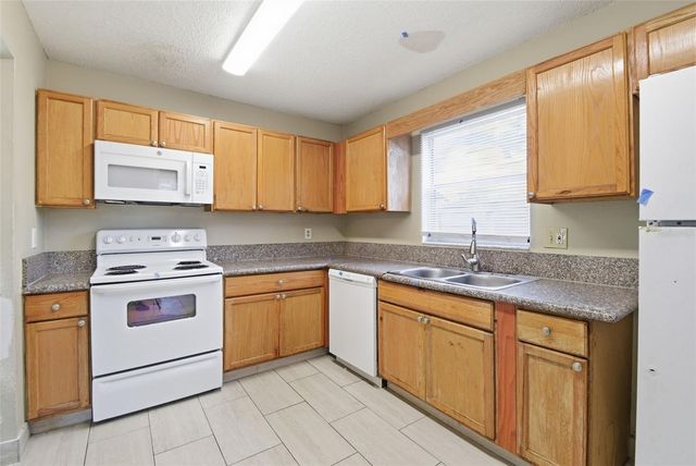 2706 40TH STREET W, Bradenton, FL 34205