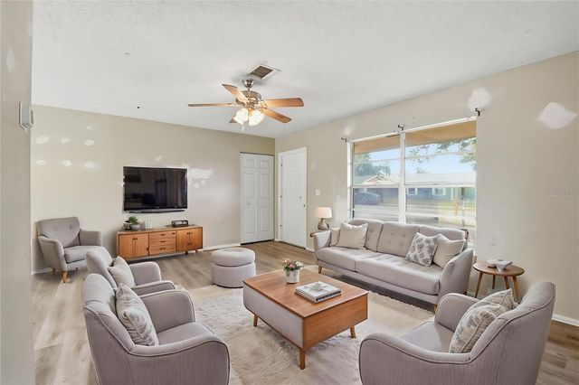 2706 40TH STREET W, Bradenton, FL 34205