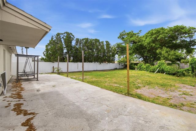 2706 40TH STREET W, Bradenton, FL 34205