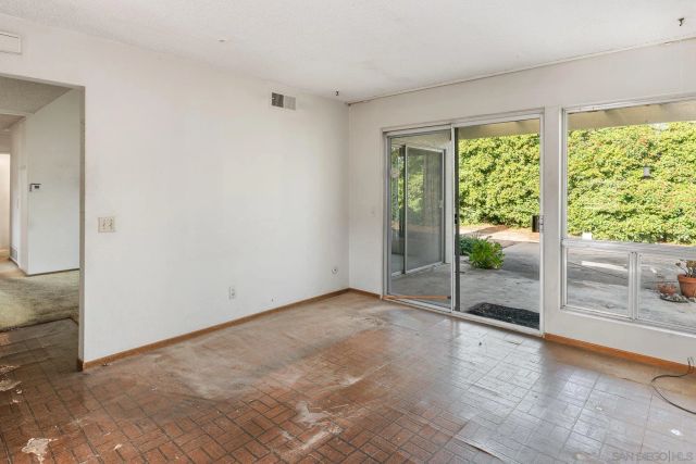 6392 Amberly St, San Diego, CA 92120