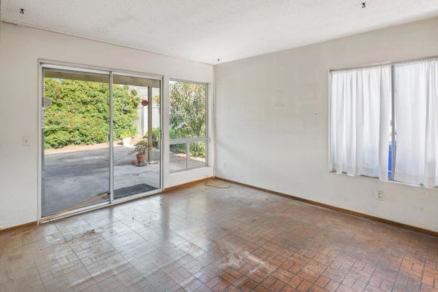 6392 Amberly St, San Diego, CA 92120