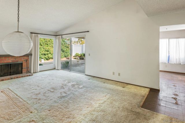 6392 Amberly St, San Diego, CA 92120