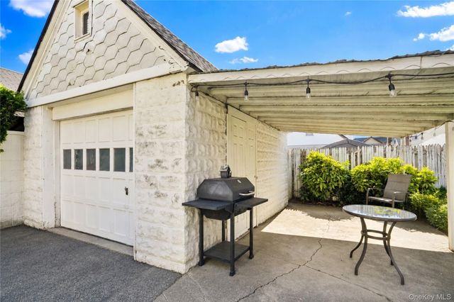 61-20 156th Street, Flushing, NY 11367