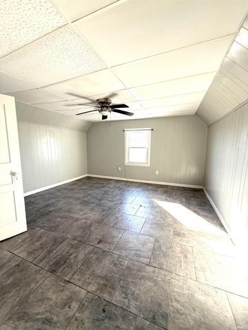 1021 W Franklin Street, Evansville, IN 47710