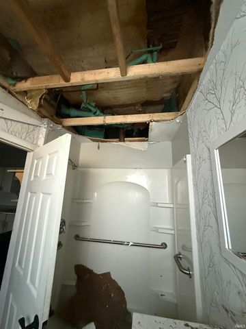 1021 W Franklin Street, Evansville, IN 47710