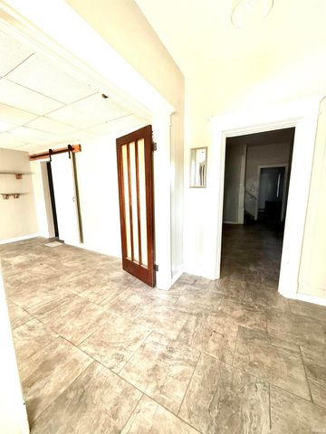 1021 W Franklin Street, Evansville, IN 47710