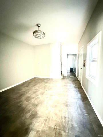 1021 W Franklin Street, Evansville, IN 47710