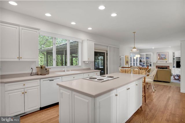 1223 HILLSIDE DR, Carlisle, PA 17013