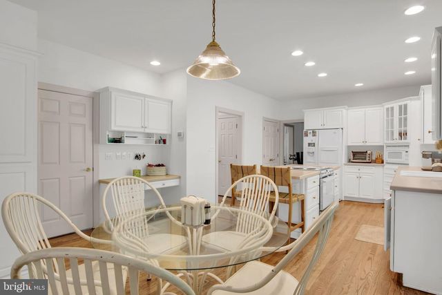 1223 HILLSIDE DR, Carlisle, PA 17013