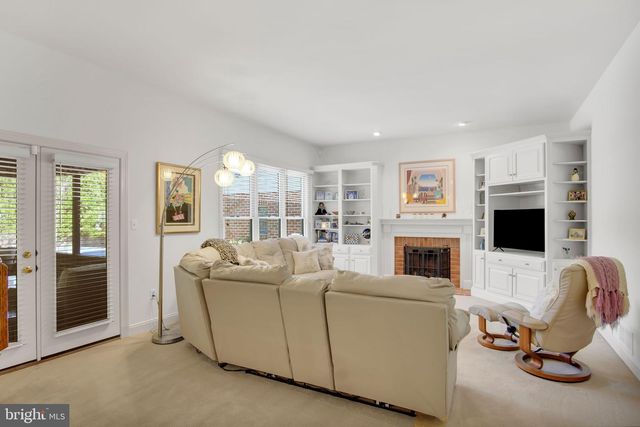 1223 HILLSIDE DR, Carlisle, PA 17013