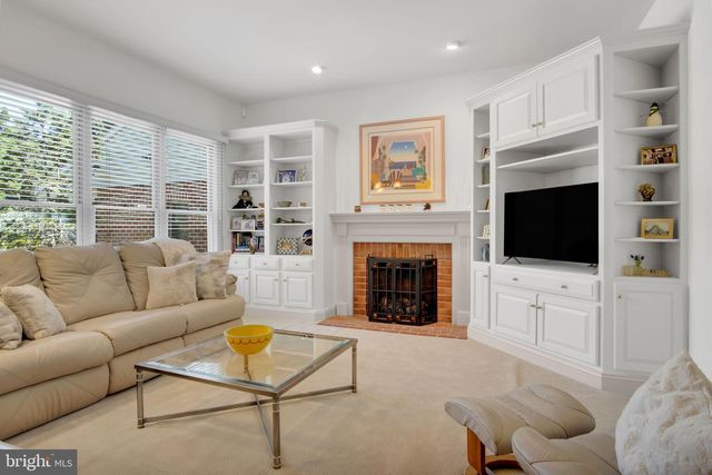 1223 HILLSIDE DR, Carlisle, PA 17013