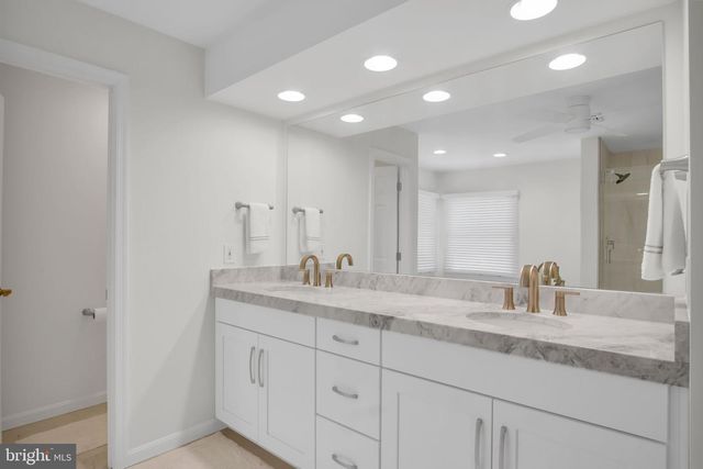 1223 HILLSIDE DR, Carlisle, PA 17013