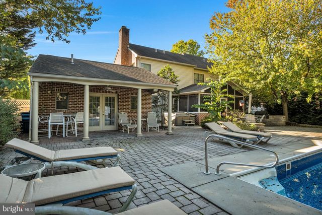1223 HILLSIDE DR, Carlisle, PA 17013