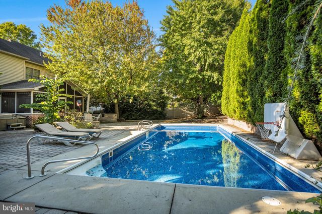 1223 HILLSIDE DR, Carlisle, PA 17013