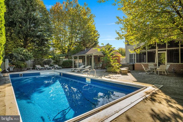 1223 HILLSIDE DR, Carlisle, PA 17013