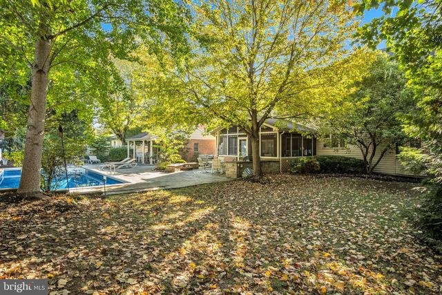 1223 HILLSIDE DR, Carlisle, PA 17013