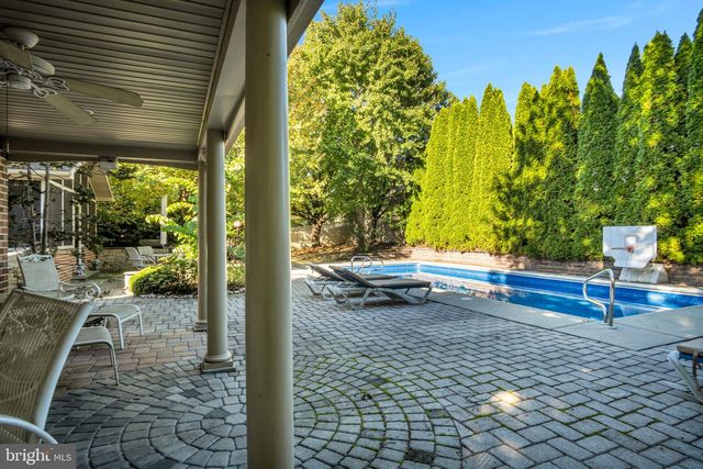 1223 HILLSIDE DR, Carlisle, PA 17013