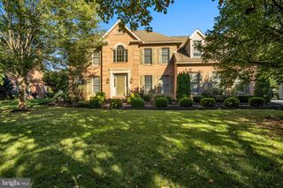 1223 HILLSIDE DR, Carlisle, PA 17013