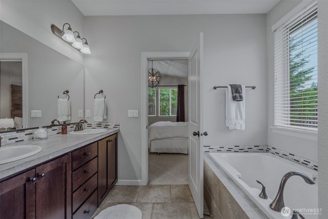 2404 NE 187th Place, Vancouver, WA 98684