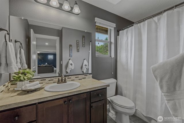 2404 NE 187th Place, Vancouver, WA 98684