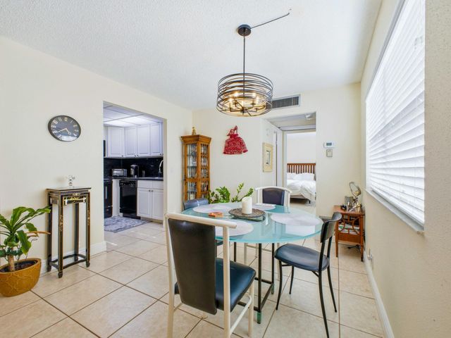202 Brittany F, Delray Beach, FL 33446