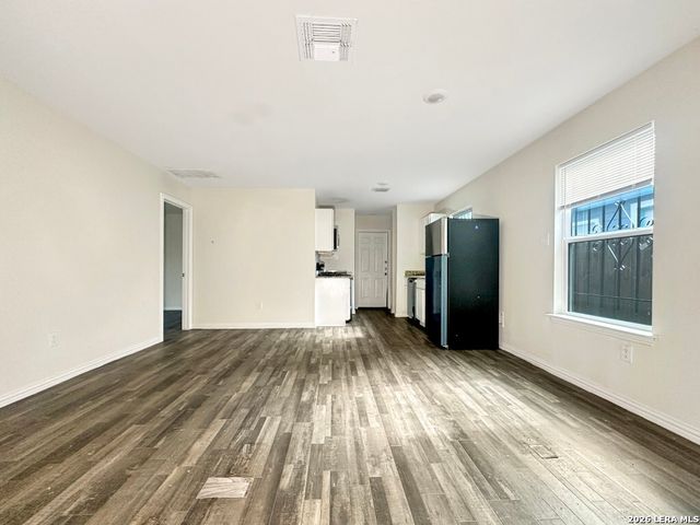 3355 MARTIN LUTHER KING DR, San Antonio, TX 78220
