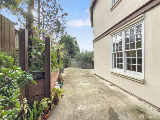 1325 Portola Drive, San Francisco, CA 94127