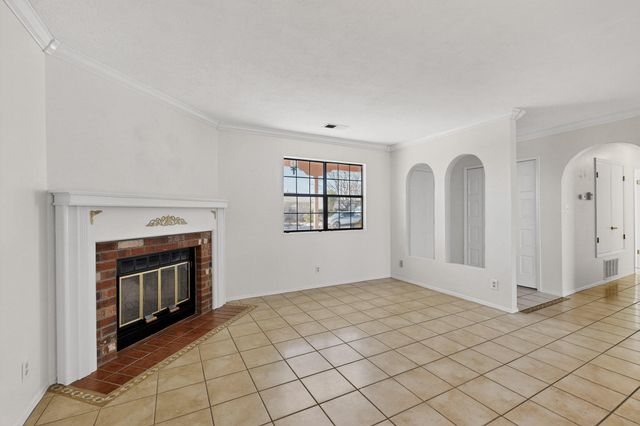 816 Stagecoach Road SE, Rio Rancho, NM 87124