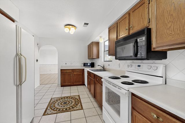 816 Stagecoach Road SE, Rio Rancho, NM 87124