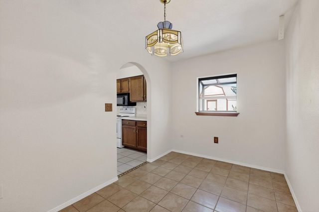 816 Stagecoach Road SE, Rio Rancho, NM 87124