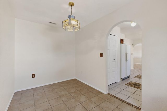 816 Stagecoach Road SE, Rio Rancho, NM 87124