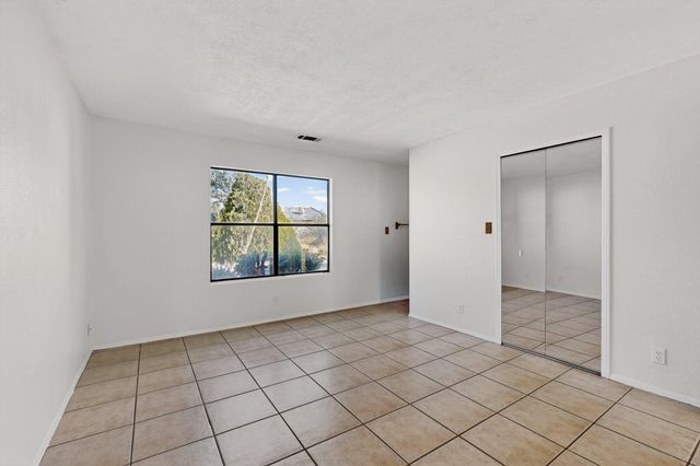 816 Stagecoach Road SE, Rio Rancho, NM 87124